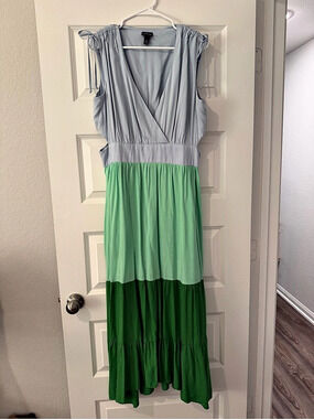 Scoop Women's Sleeveless Color Block Maxi Dress with Side Cutouts Green & Gray